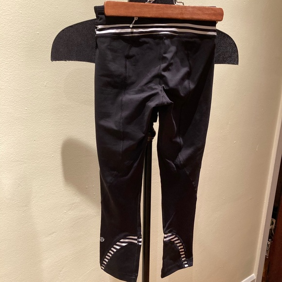 Lululemon Black w/ Stripe Inspire II Crop - Picture 2 of 5